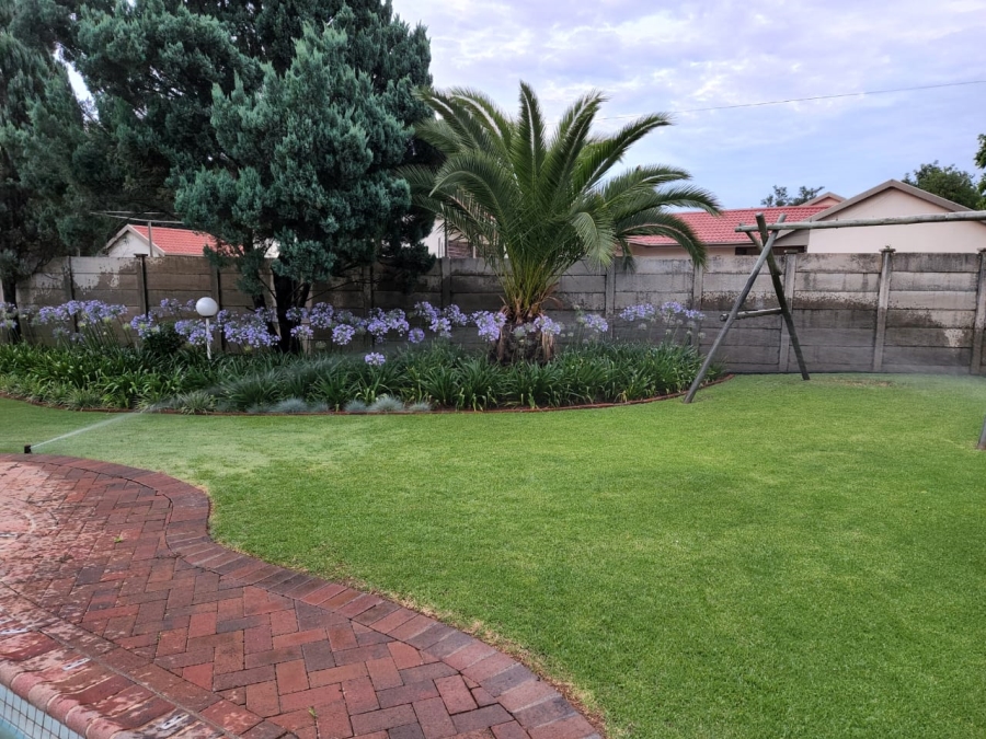 3 Bedroom Property for Sale in Flamwood North West